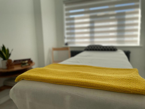 IMG-20221104-WA0023_edited Hands-on Reiki healing icon symbolizing energy balancing and relaxation for mind-body wellness.