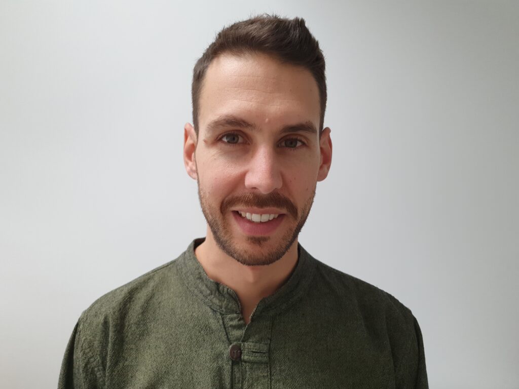 IMG_20221111_110745 Maxime, certified holistic therapist offering Reiki healing and sound therapy in Haywards Heath, West Sussex.